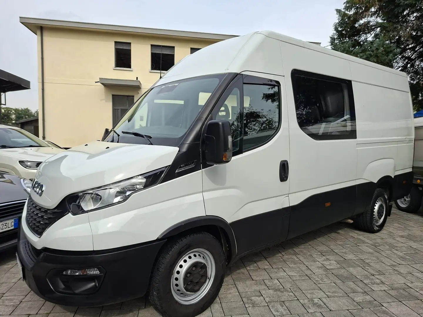 Iveco Daily 35-140 HI-MATIC 2.3 MTJ MIXTO 6 POSTI Bianco - 1