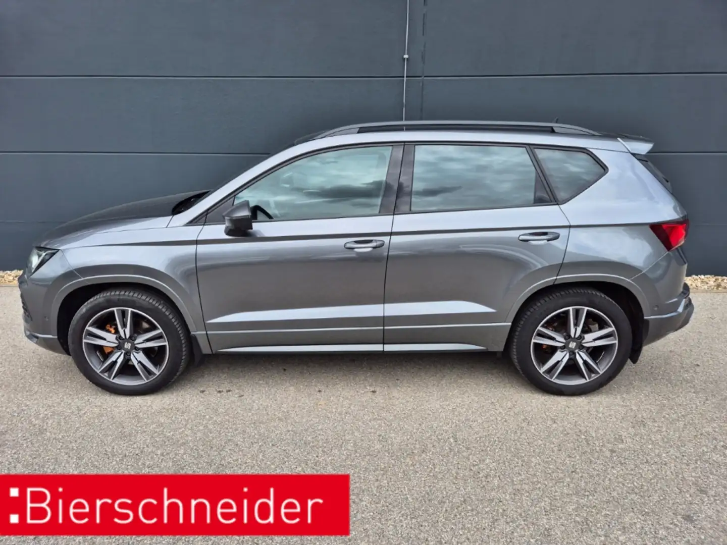 SEAT Ateca 2.0 TSI DSG 4DRIVE FR PANO AHK eSITZ BEATS LED KAM Grigio - 2