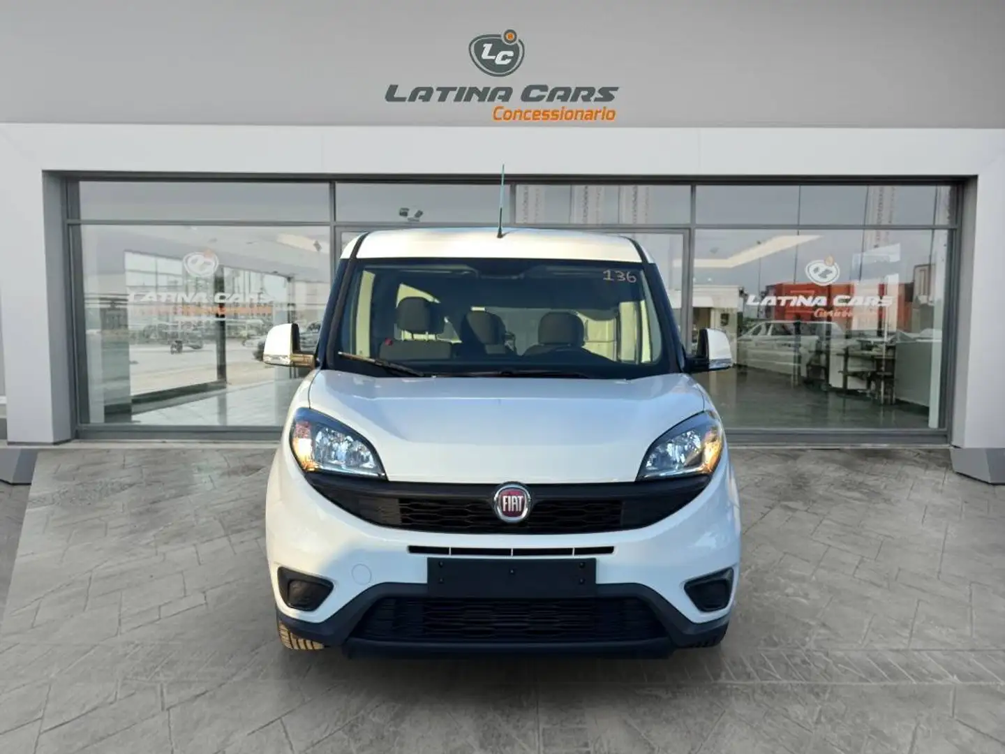 Fiat Doblo cargo 1.3 mjt 16v maxi 95cv Con NAVIGATORE Білий - 2