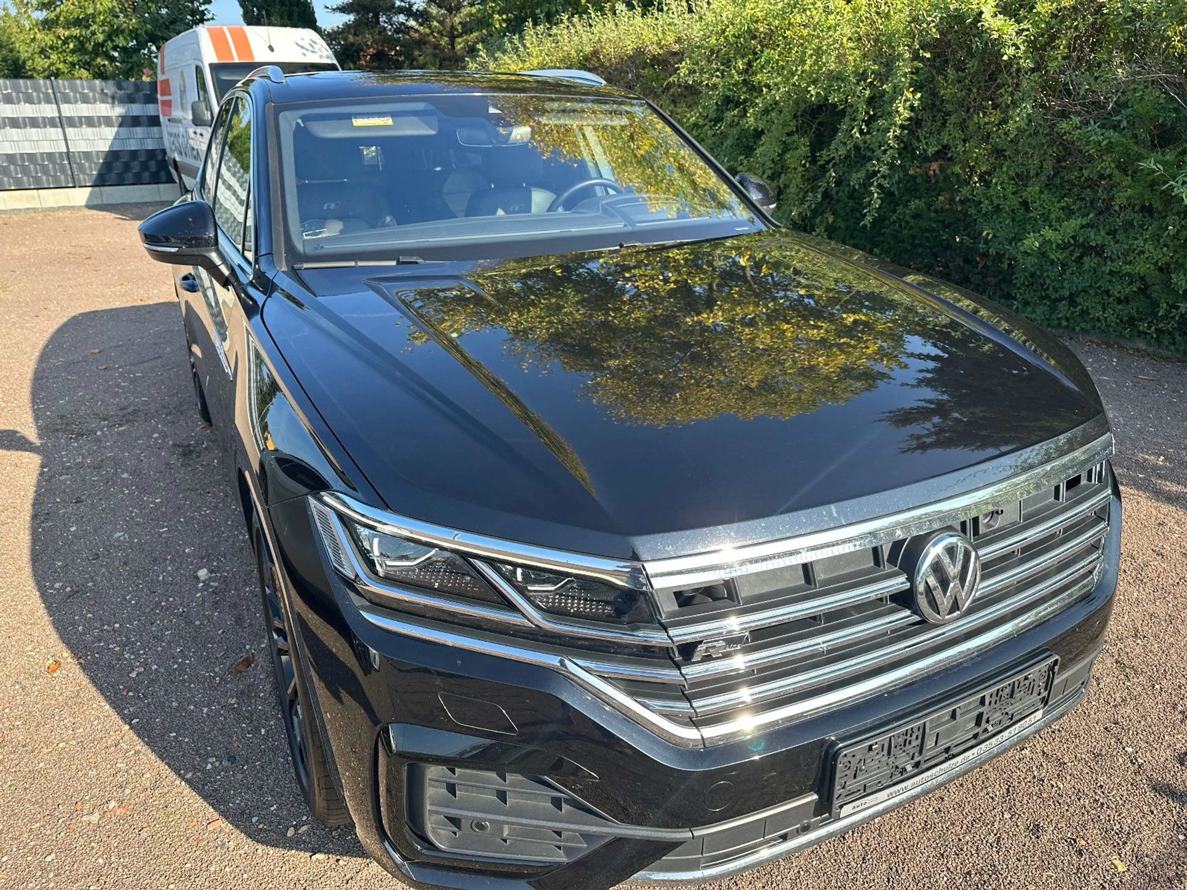 Volkswagen Touareg R-Line Pano AHK WR Nacht Dynaudio — photo 2