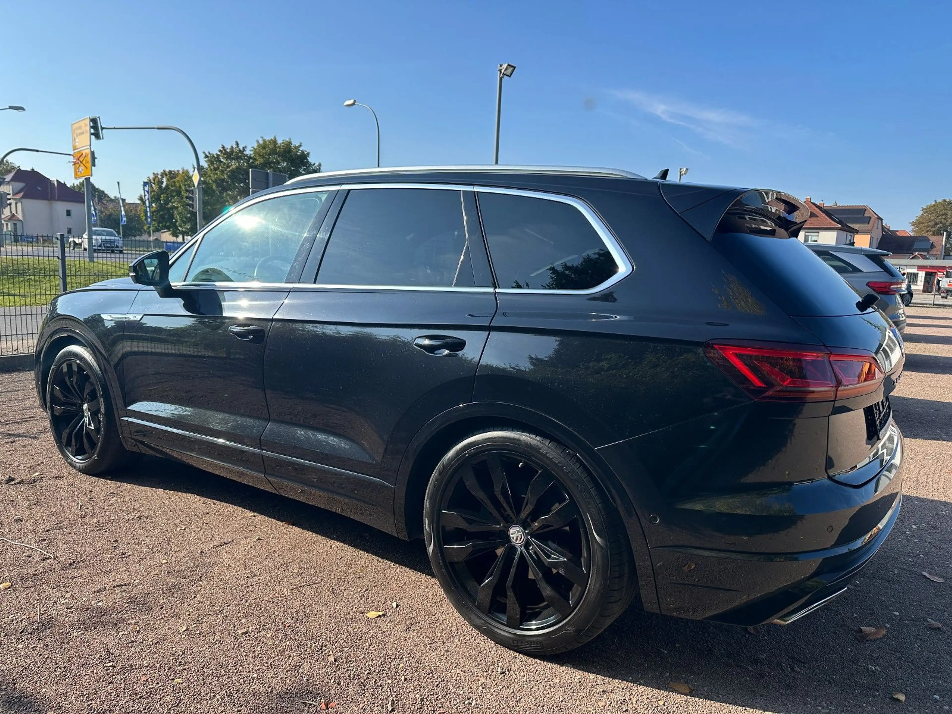 Volkswagen Touareg R-Line Pano AHK WR Nacht Dynaudio — photo 6