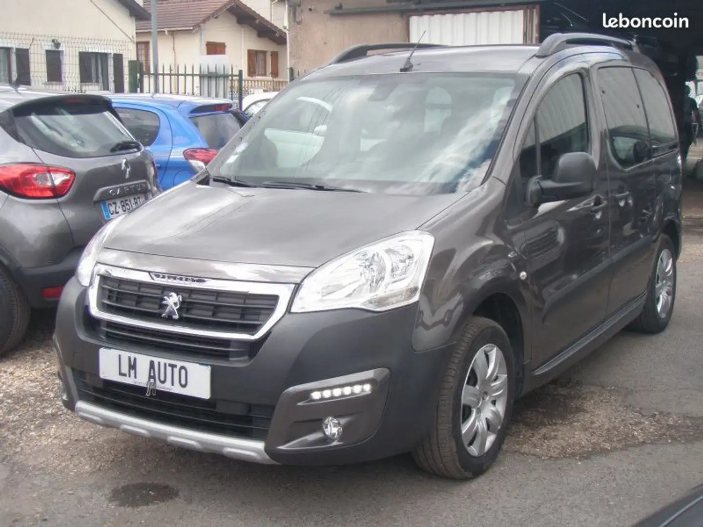 Peugeot Partner Tepee II (3) 1.2 PURETECH 110 S&S OUTDOOR Gris - 1