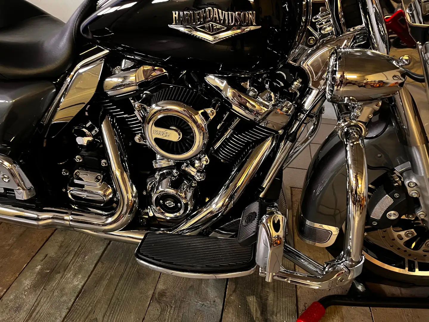 Harley-Davidson Road King Grijs - 2