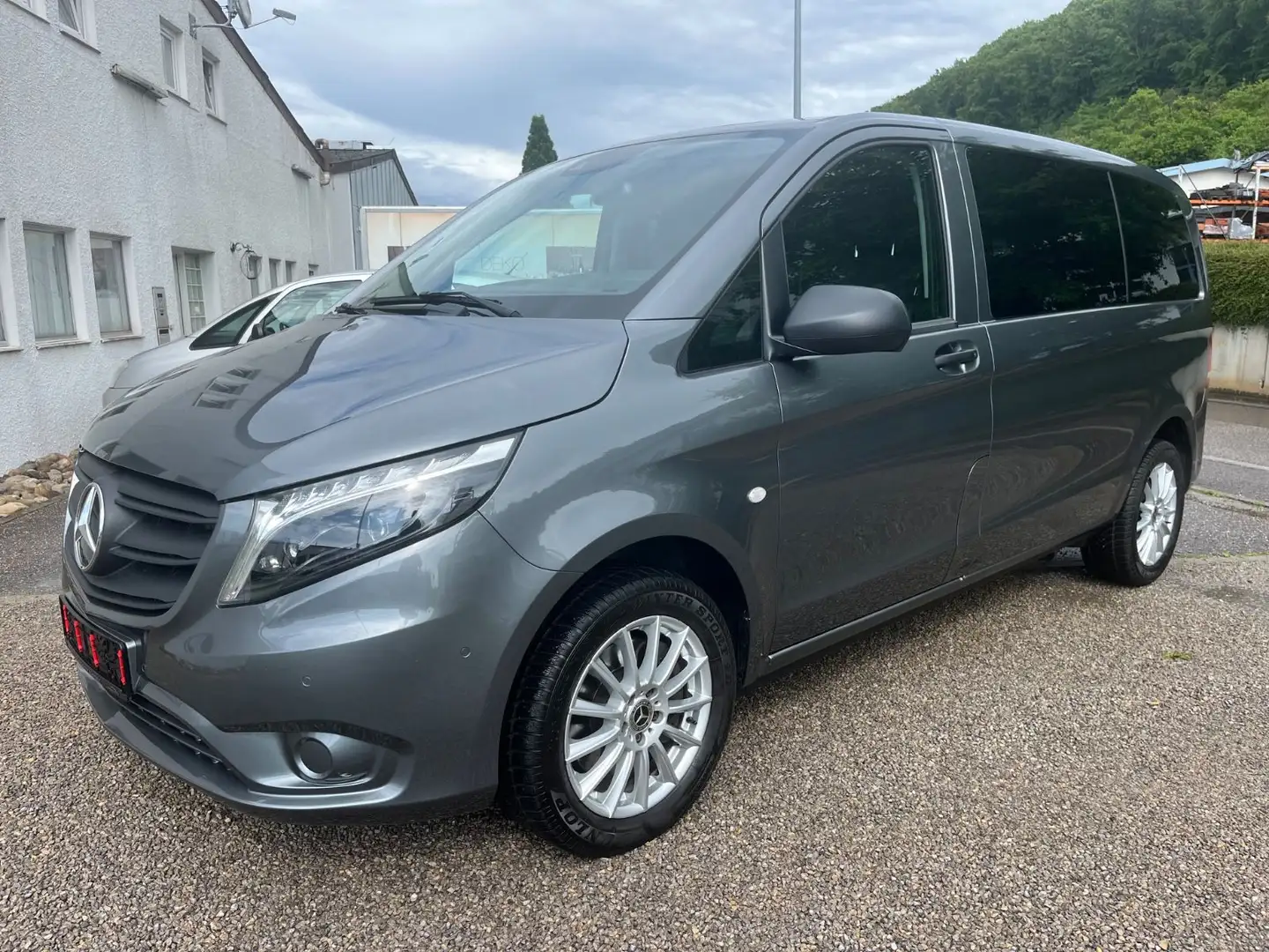 Mercedes-Benz Vito Tourer 116 CDI Edition Pro 4x4 Liegepaket Gris - 1