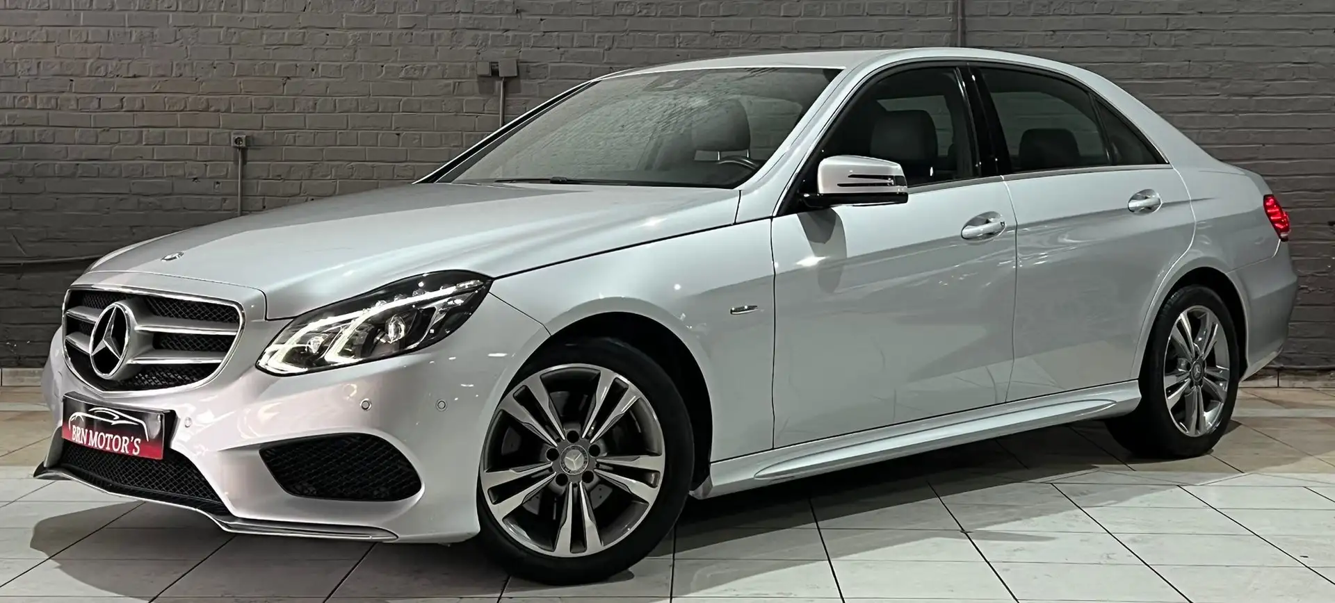 Mercedes-Benz E 200 BlueTEC Edition//2eme Pro//Carnet//Navi//Led// Šedá - 1