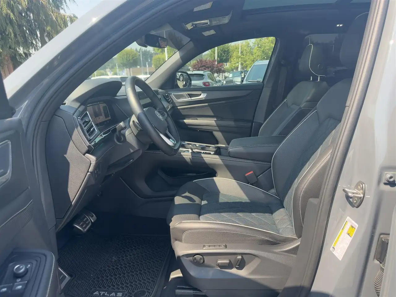 Volkswagen Atlas снимка Volkswagen Atlas