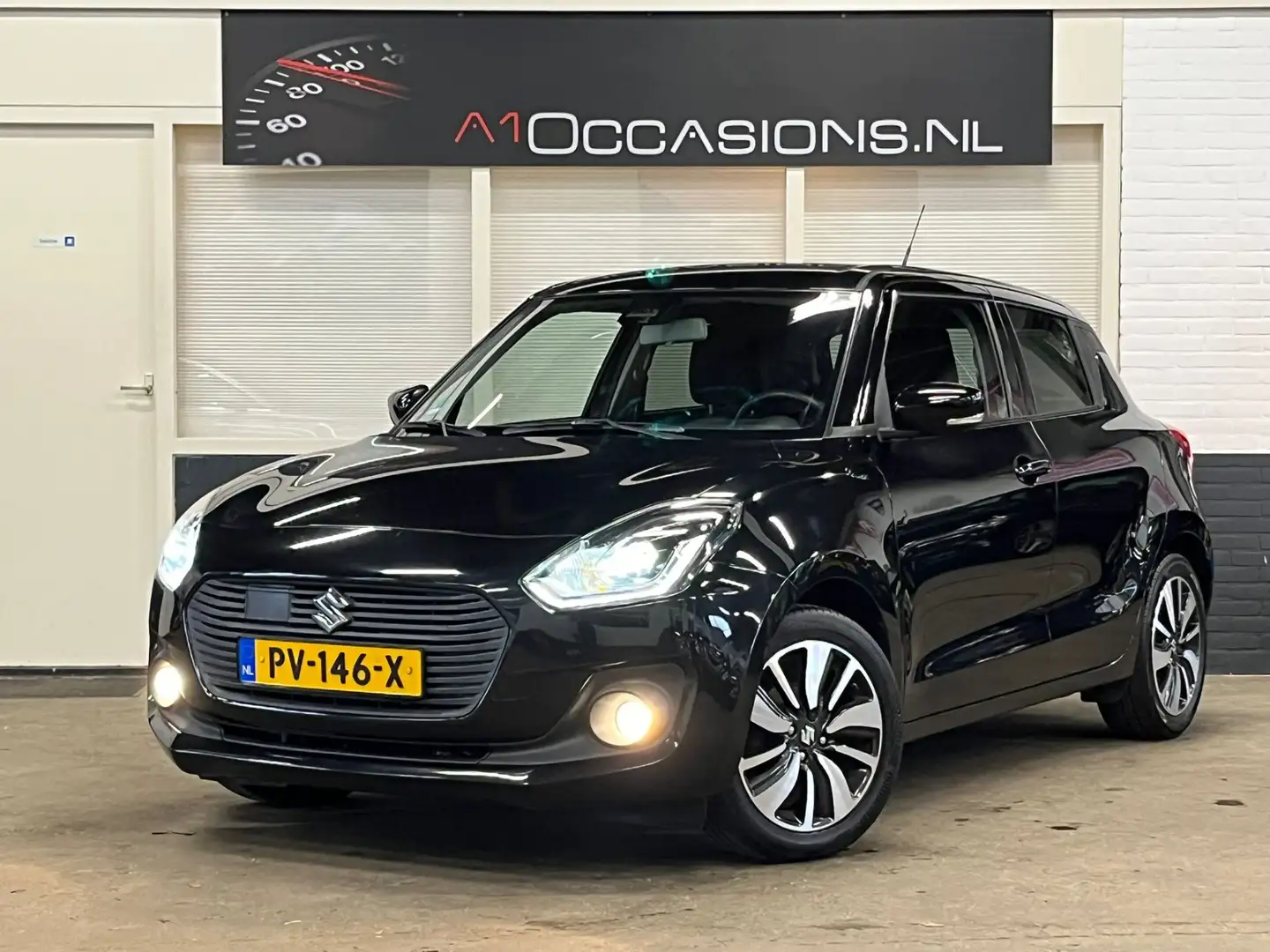 Suzuki Swift 1.2 Stijl Smart Hybrid + APPLE CARPLAY/ANDRIOD AUT Schwarz - 2
