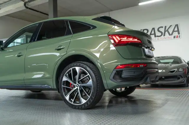 Audi Q5 view 12