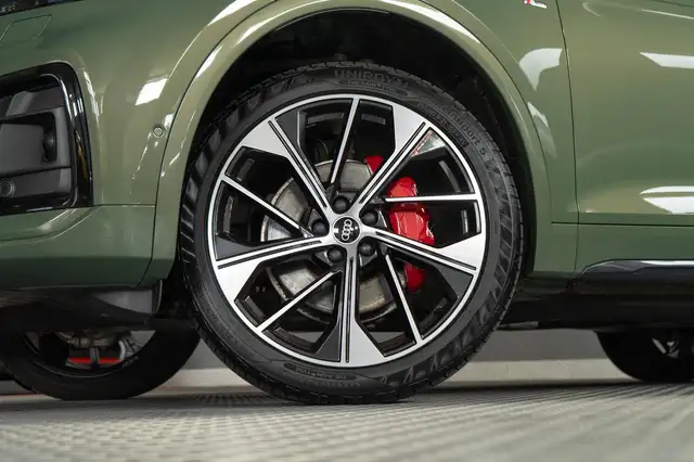 Audi Q5 view 3