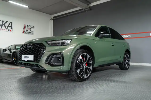 Audi Q5 view 4