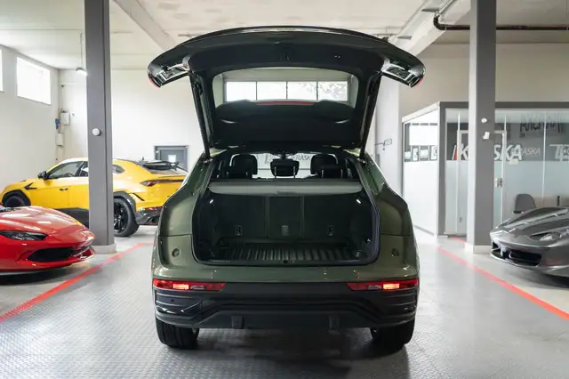 Audi Q5 view 11