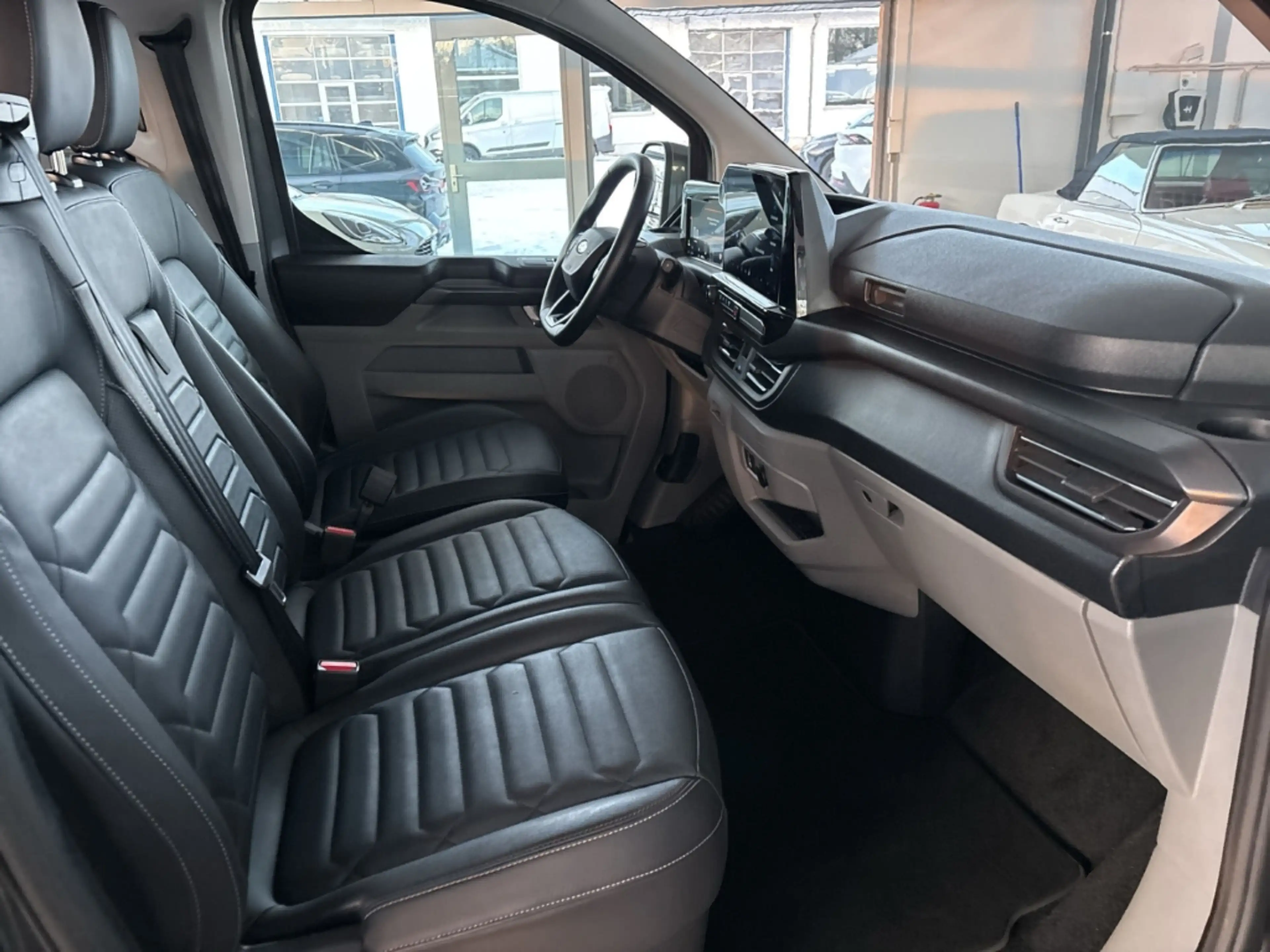 Ford Tourneo Custom 320 L1 Titanium Aut. 9-Sitzer NAVI LED RFK — photo 13