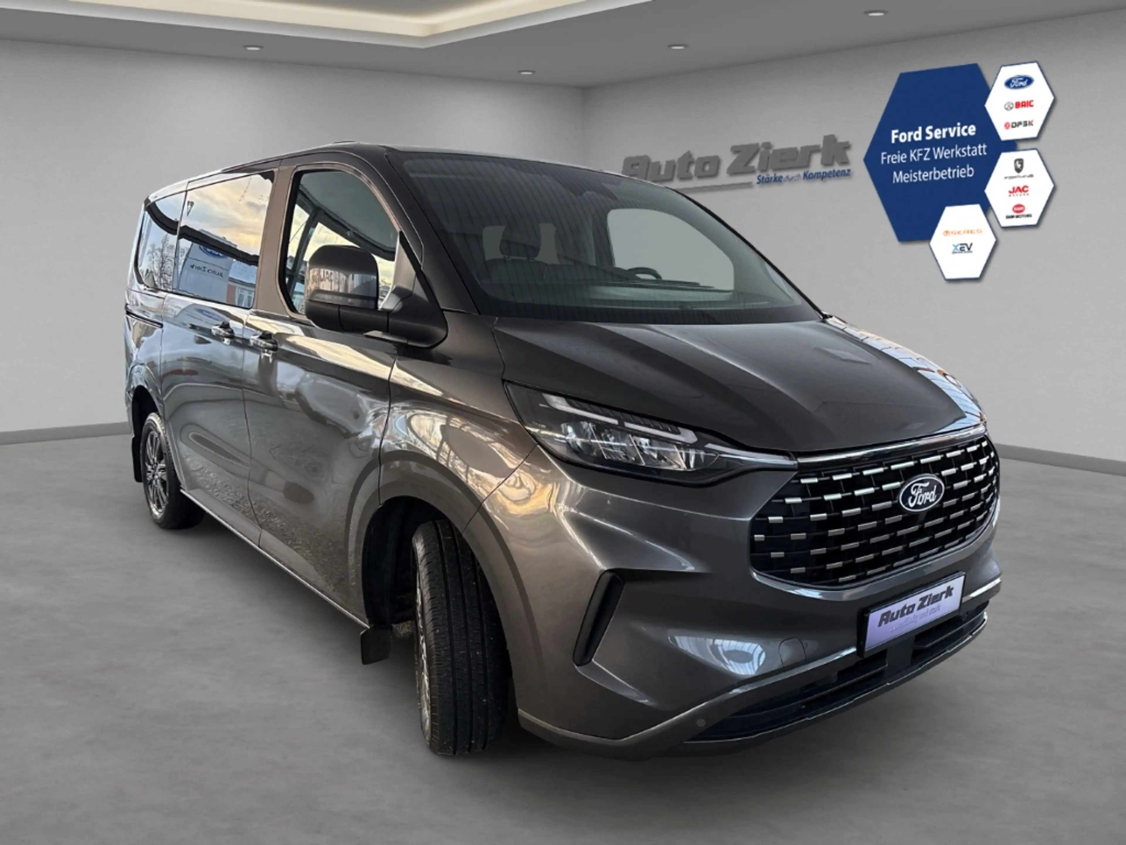 Ford Tourneo Custom 320 L1 Titanium Aut. 9-Sitzer NAVI LED RFK — photo 3