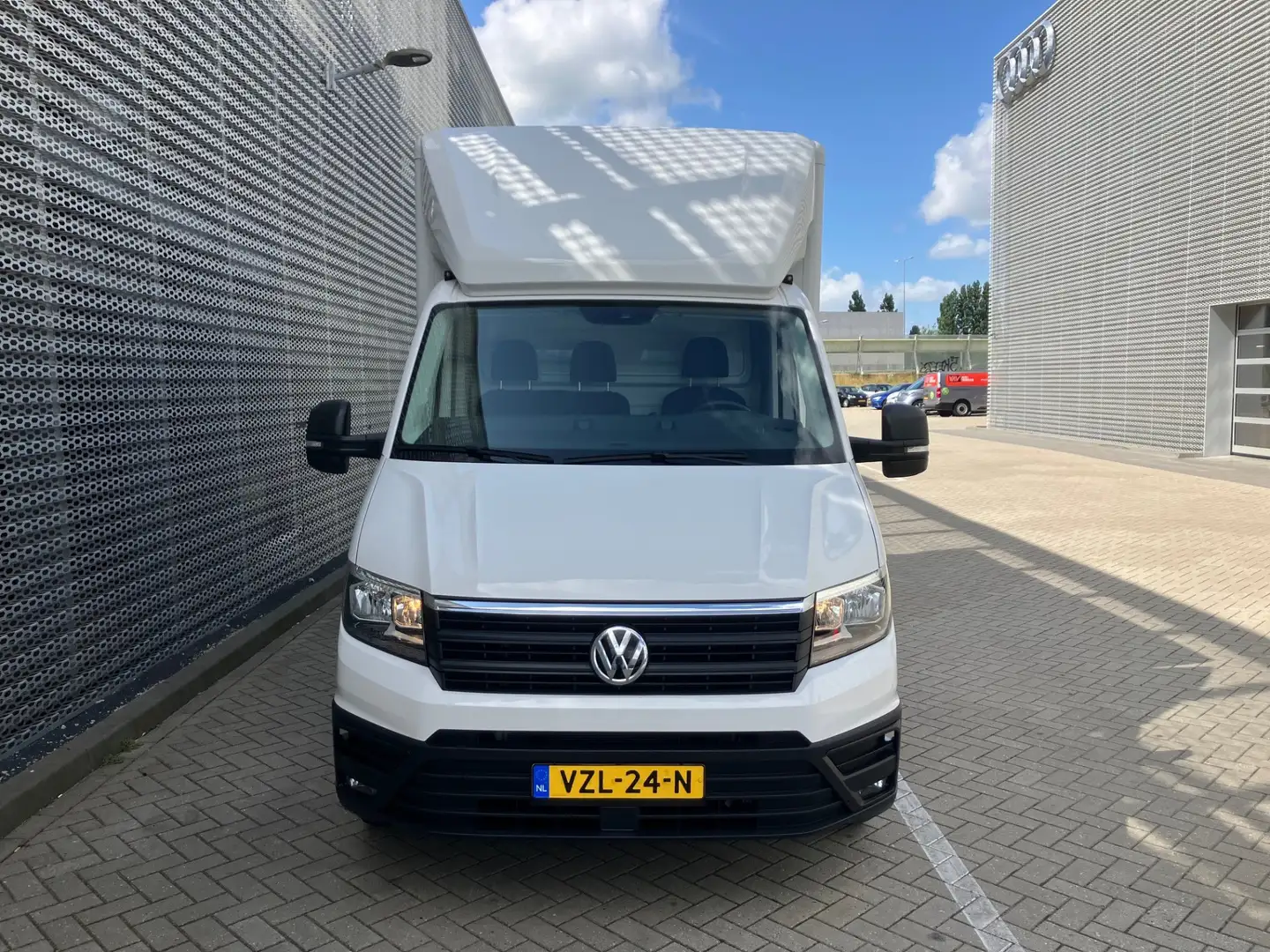 Volkswagen Crafter 35 2.0 TDI 140PK Automaat L4 Comfortline Bakwagen Wit - 2