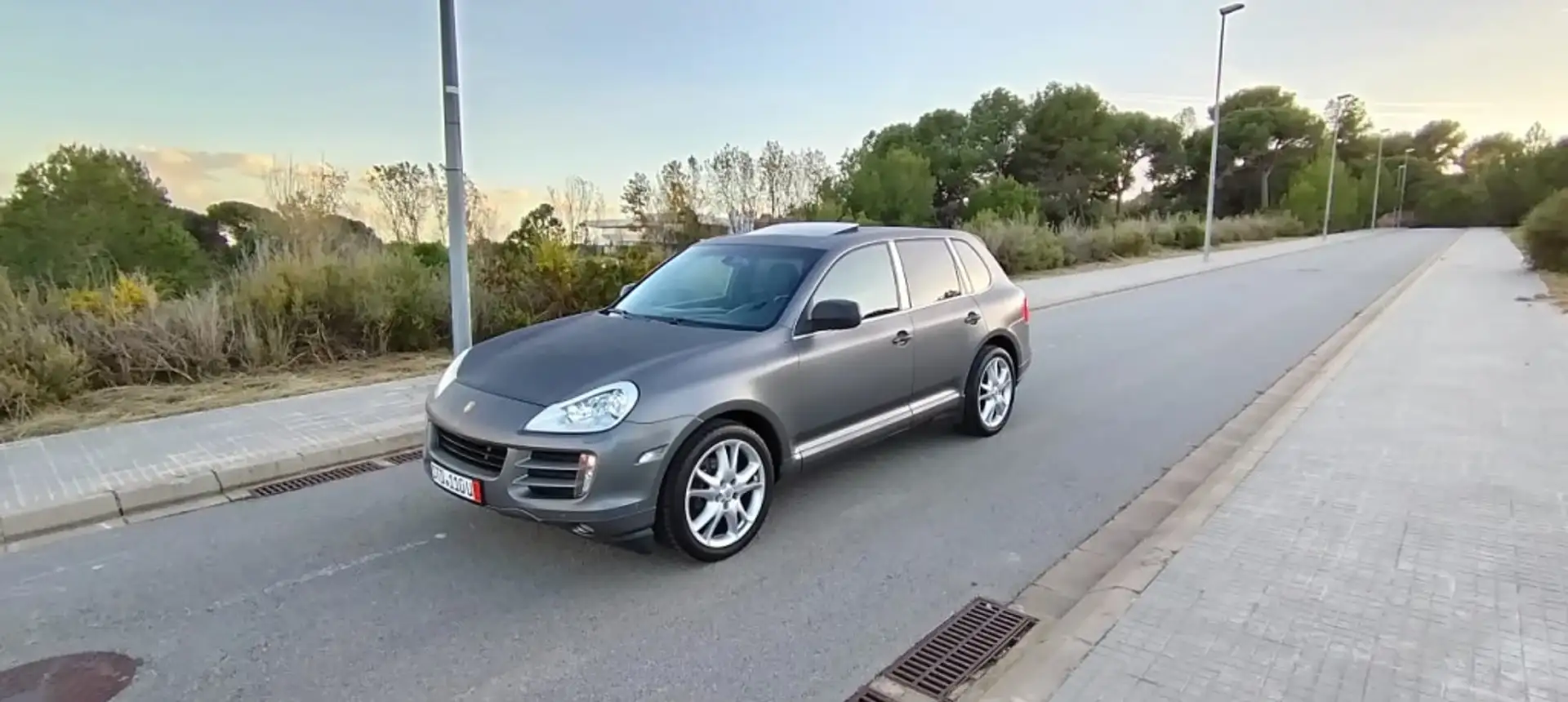 Porsche Cayenne Todoterreno Automático de 5 Puertas Gri - 1