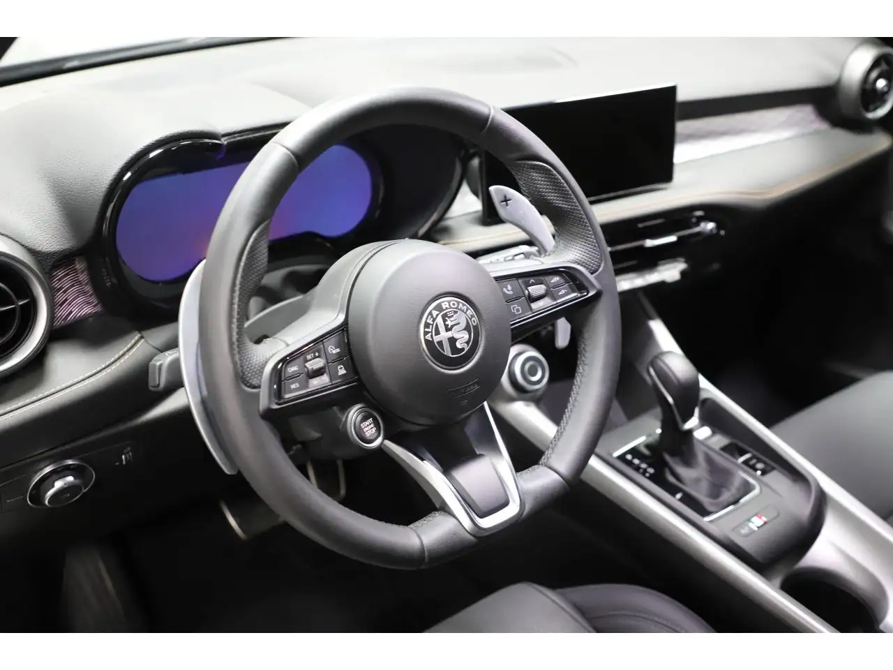 Alfa Romeo Tonale 2024 — фото 12