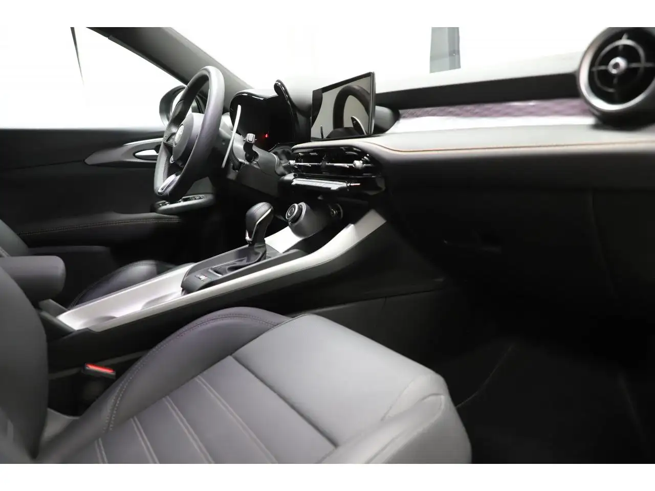 Alfa Romeo Tonale 2024 — фото 15