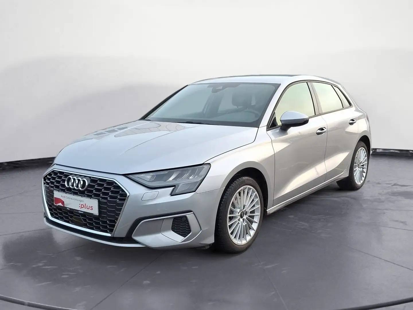 Audi A3 35 TFSI Sportback advanced Sitzheizung Klima Silber - 2