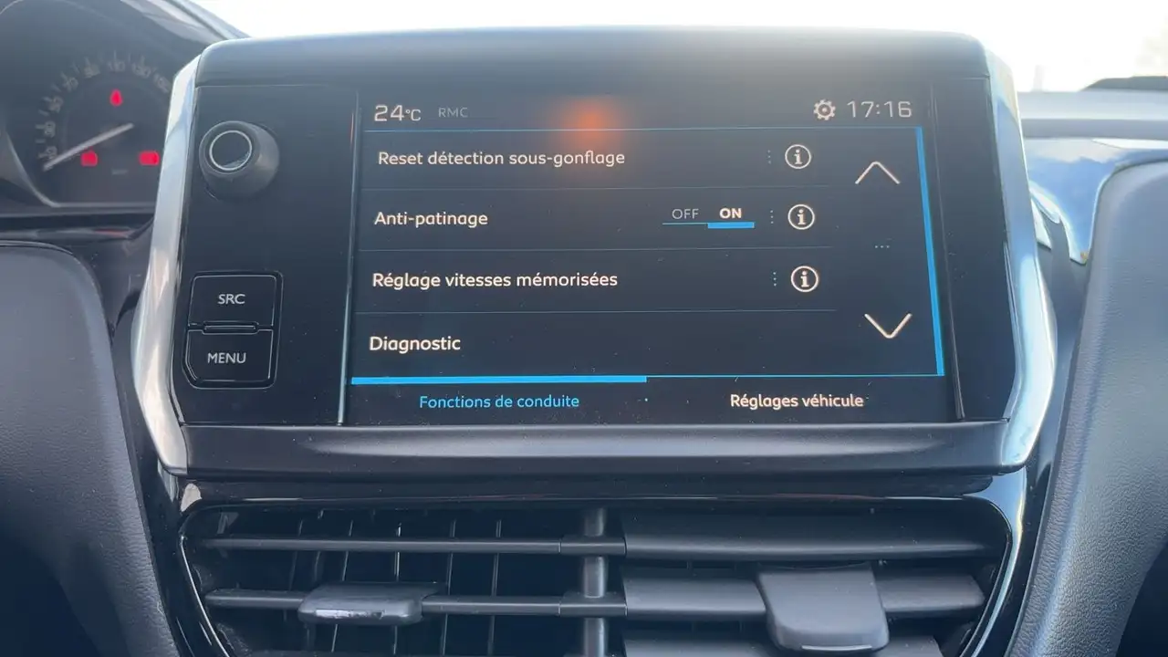 Peugeot 208 208 — photo 26