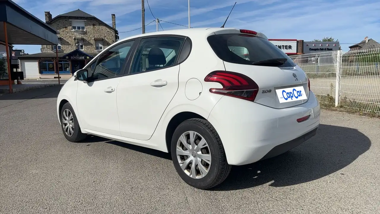 Peugeot 208 208 — photo 29