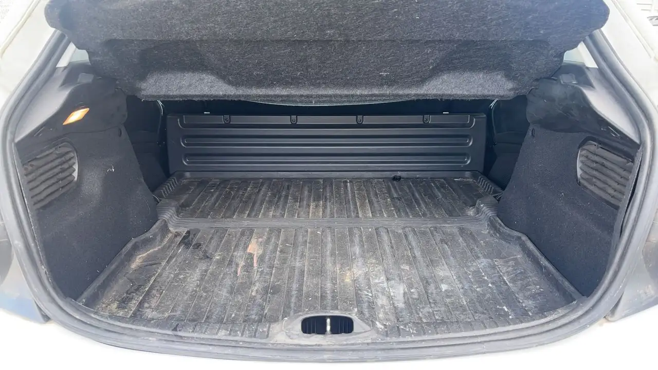 Peugeot 208 208 — photo 14