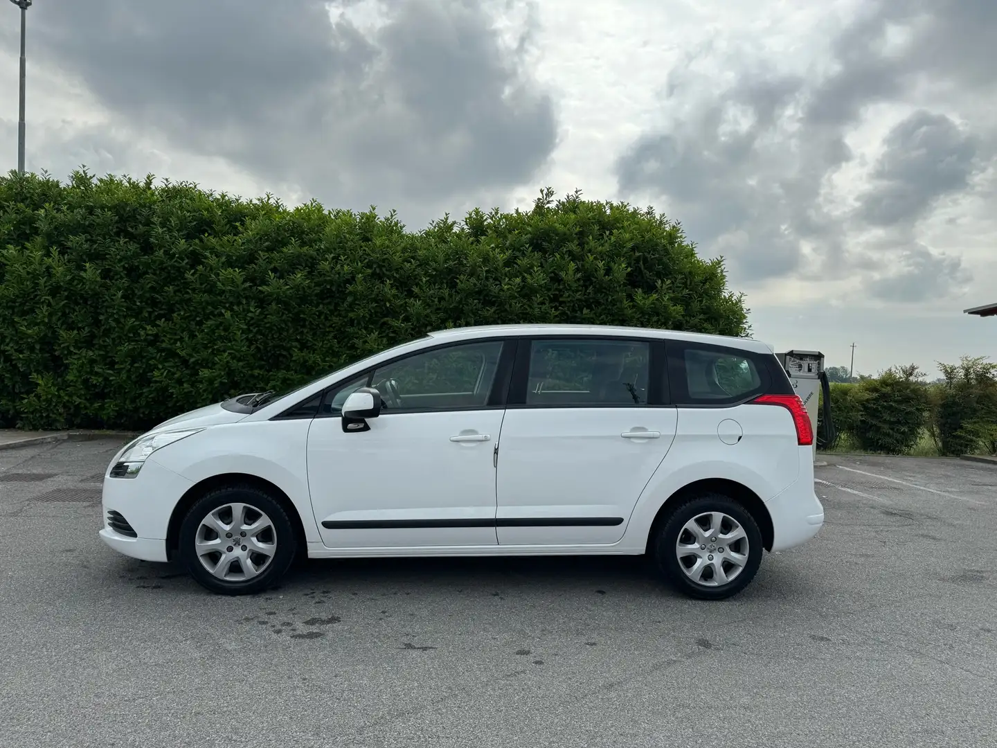 Peugeot 5008 1.6 vti 16v Active (tecno) 120cv Benzina E5 Bianco - 2