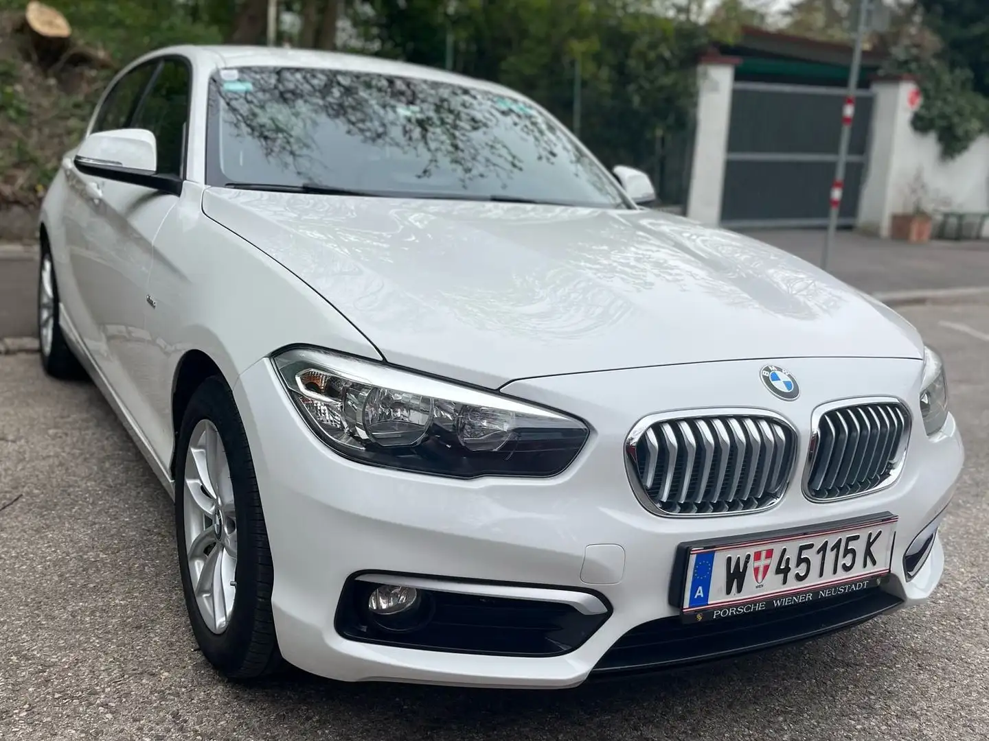 BMW 116 116d Efficient Dynamics Weiß - 1