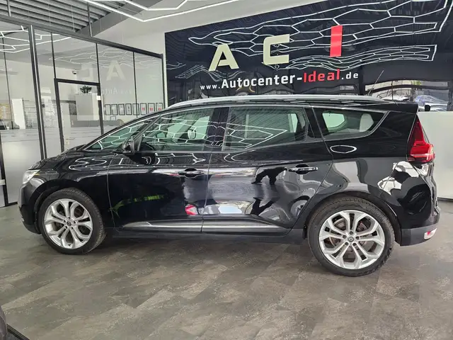 Renault Scenic view 6