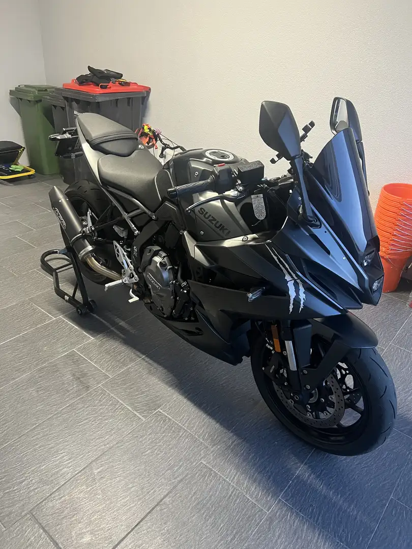 Suzuki GSX 8R - 2