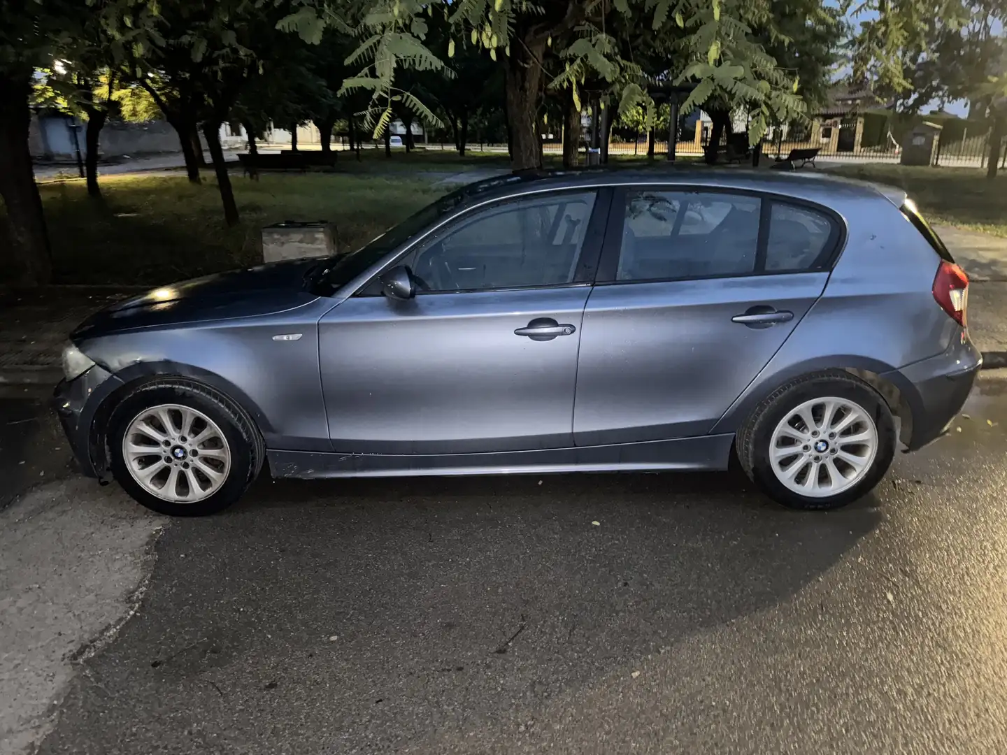 BMW 118 118d - 1