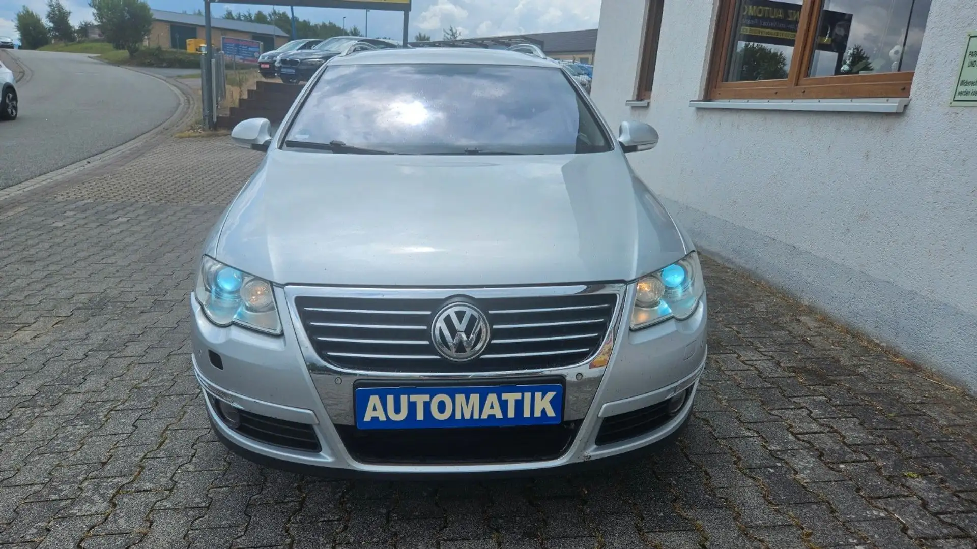 Volkswagen Passat Variant Highline, Automatik, TÜV 09/2026 Silber - 2