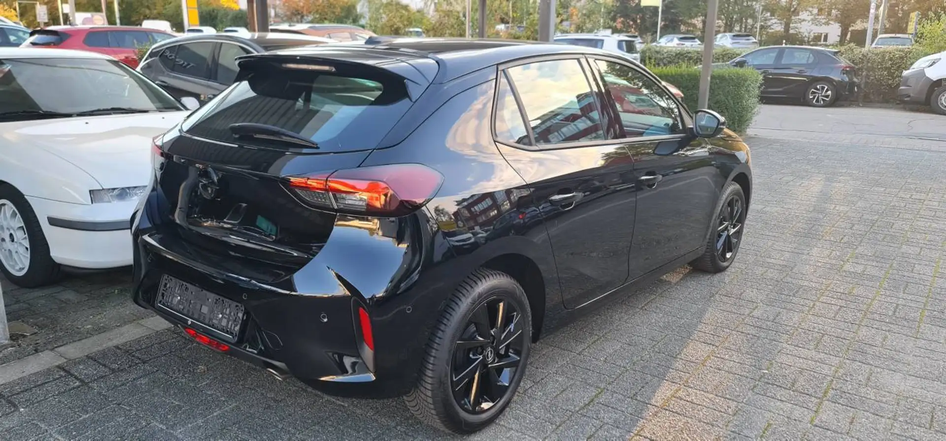 Opel Corsa 1.2 GS Nero - 2