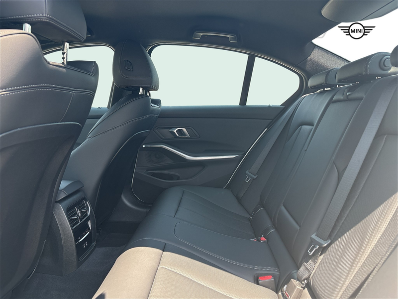 BMW 320 d Limousine M Sportpaket Innovationspaket HiFi — photo 9