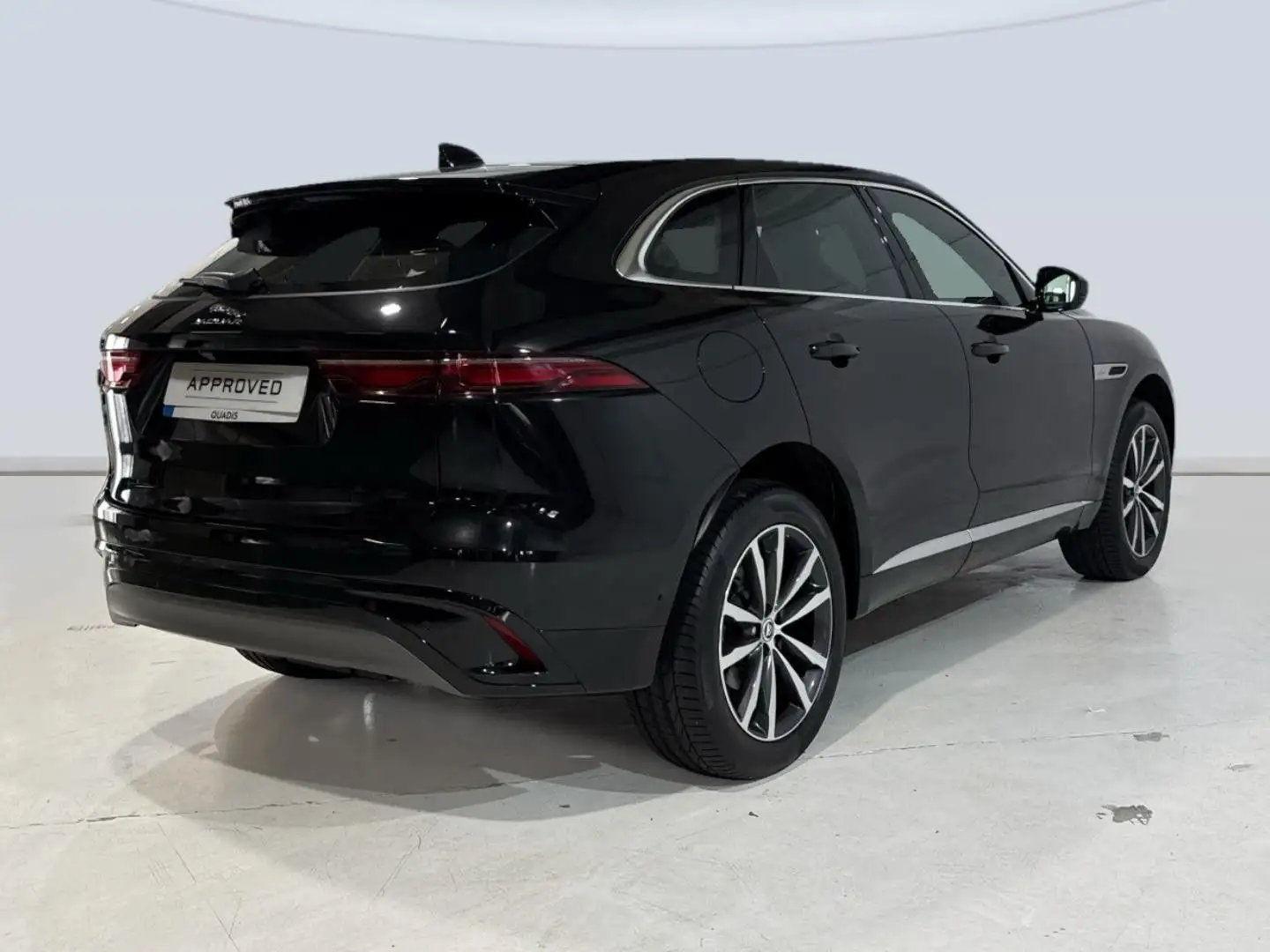 Jaguar F-Pace 2.0D l4 MHEV R-Dynamic S Aut. AWD 204 Noir - 2