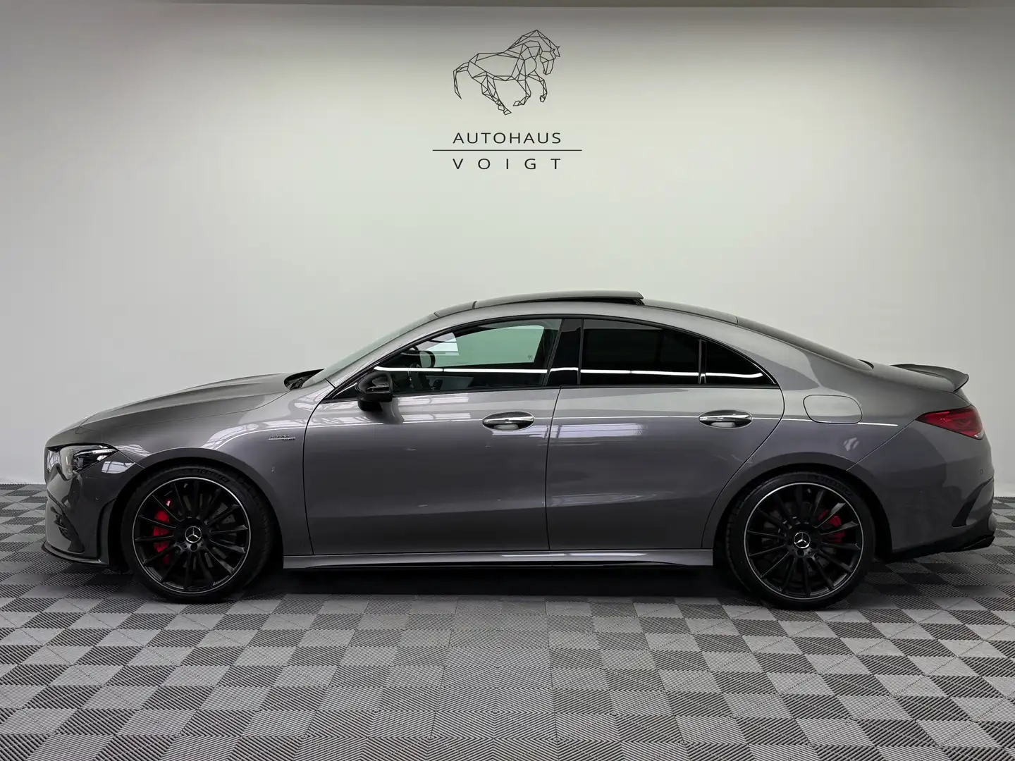 Mercedes-Benz CLA 35 AMG 1.Hand|Perf.-Sitze|Pano|Aero|Kamera| Grijs - 1
