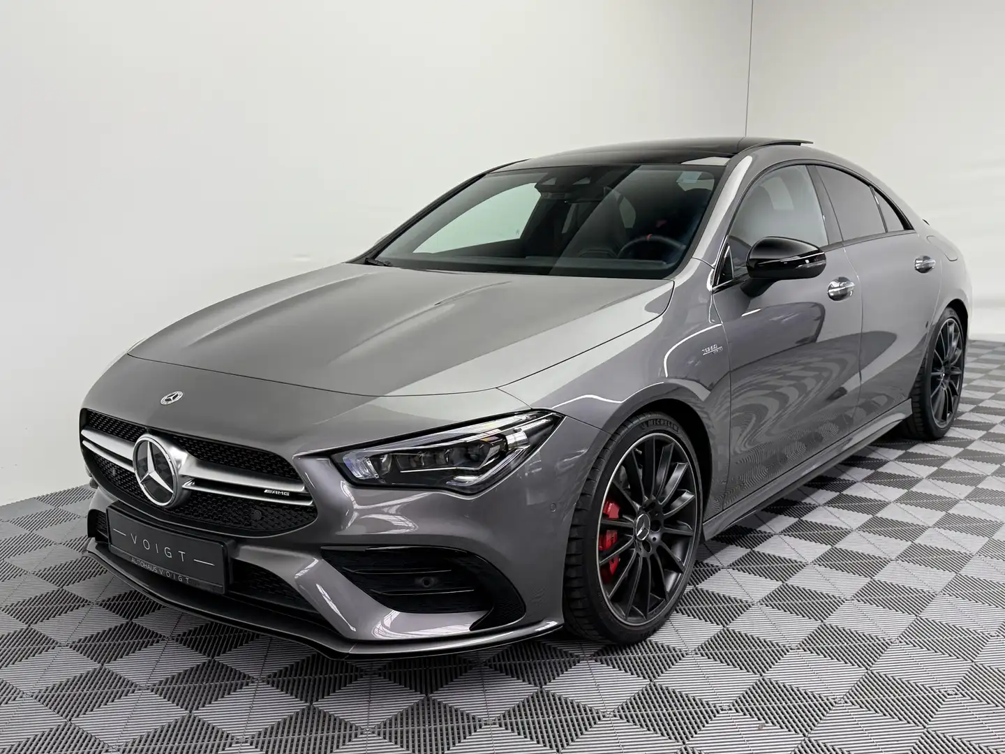 Mercedes-Benz CLA 35 AMG 1.Hand|Perf.-Sitze|Pano|Aero|Kamera| Grijs - 2