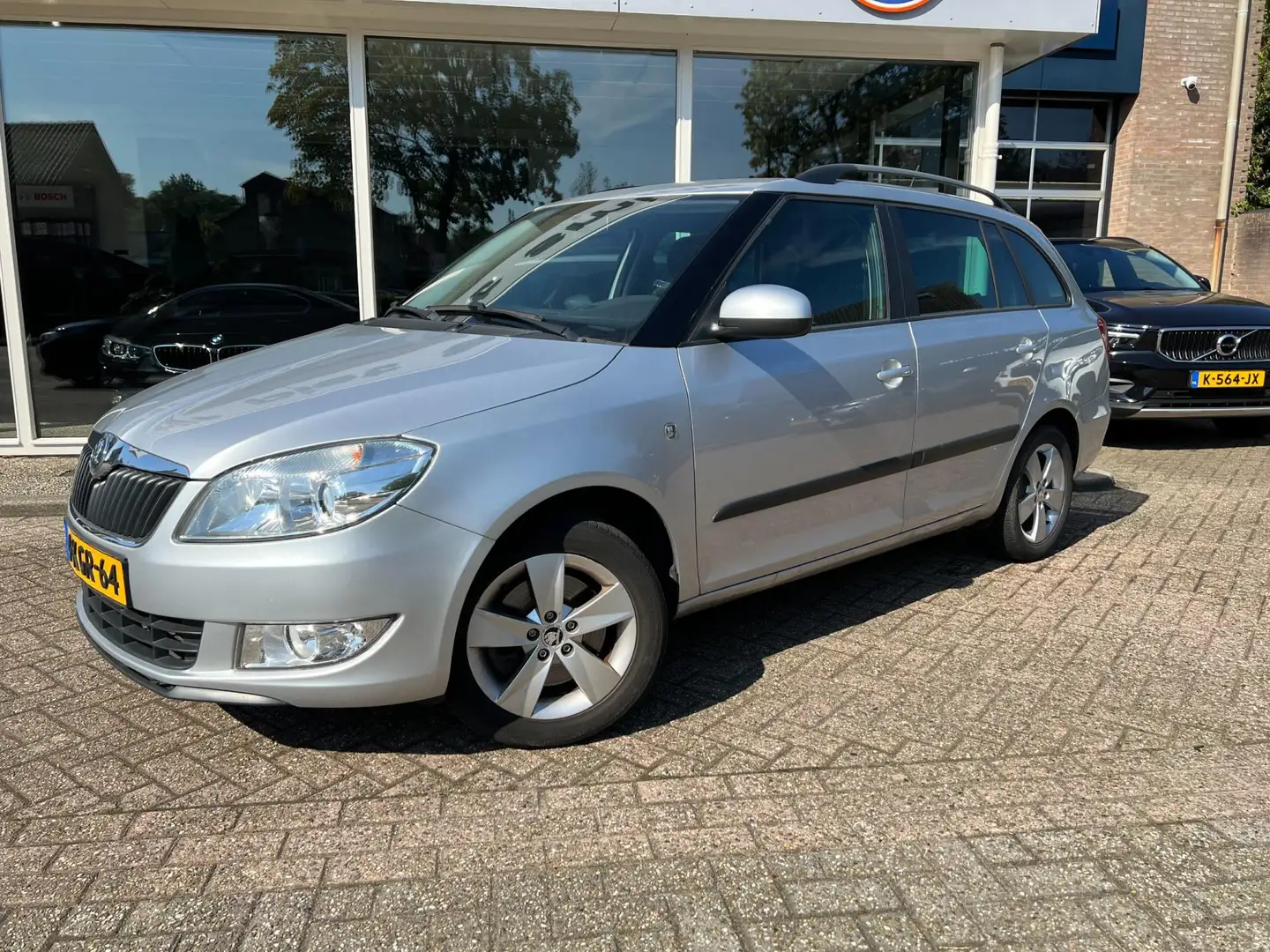 Skoda Fabia Combi 1.2 TSI Fresh Grijs - 2