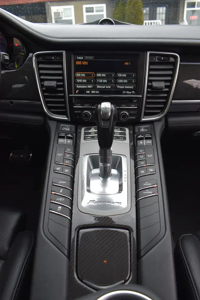 Porsche Panamera снимка Porsche Panamera