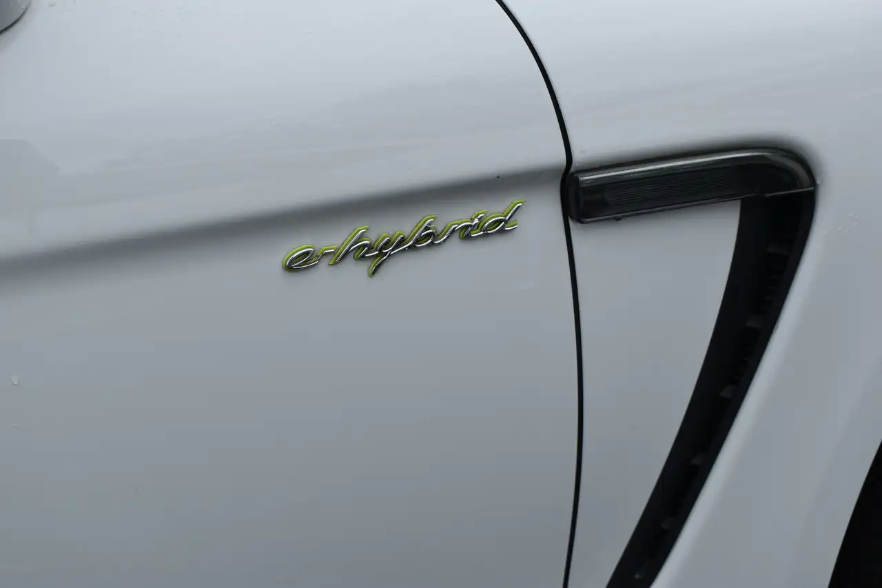 Porsche Panamera снимка Porsche Panamera
