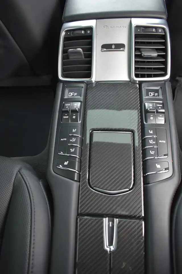 Porsche Panamera снимка Porsche Panamera