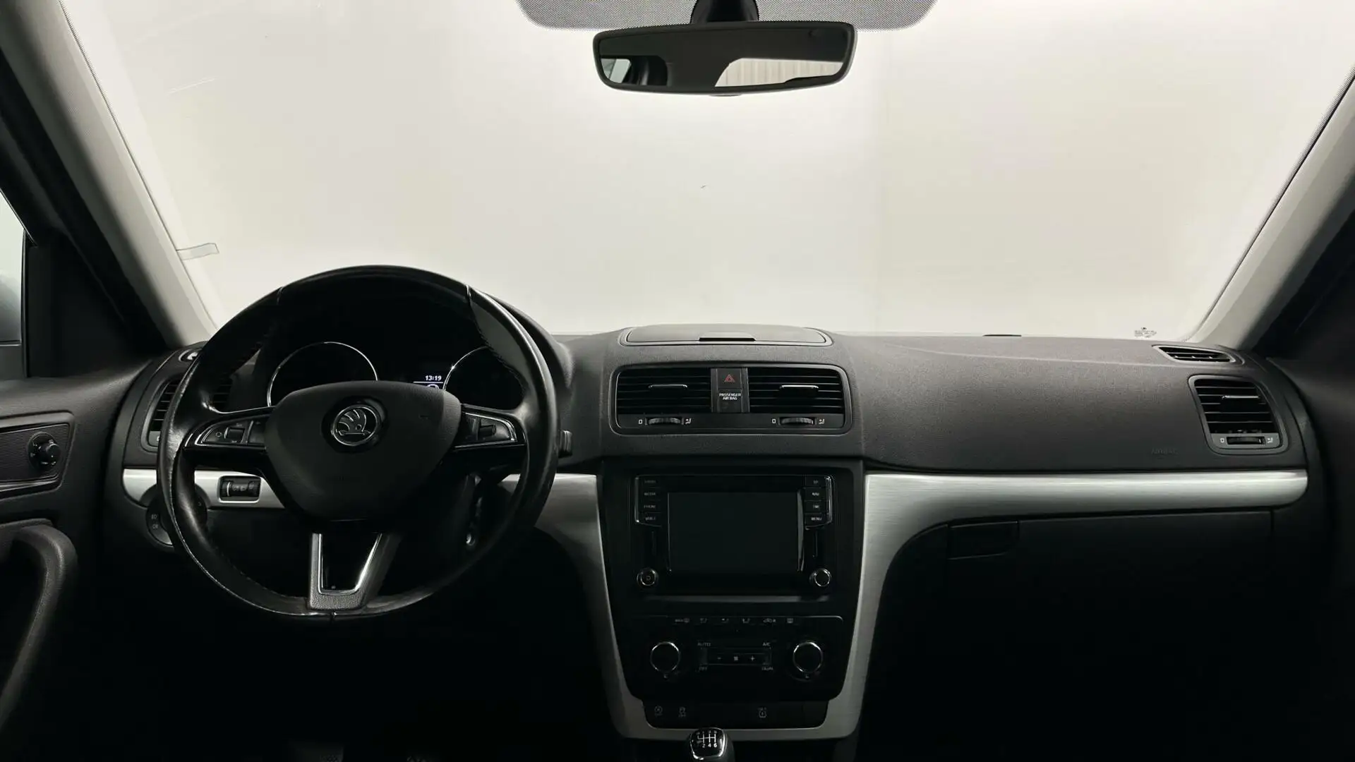 Skoda Yeti 1.2 TSI Greentech Style NAVI CRUISE ECC LM Gris - 2