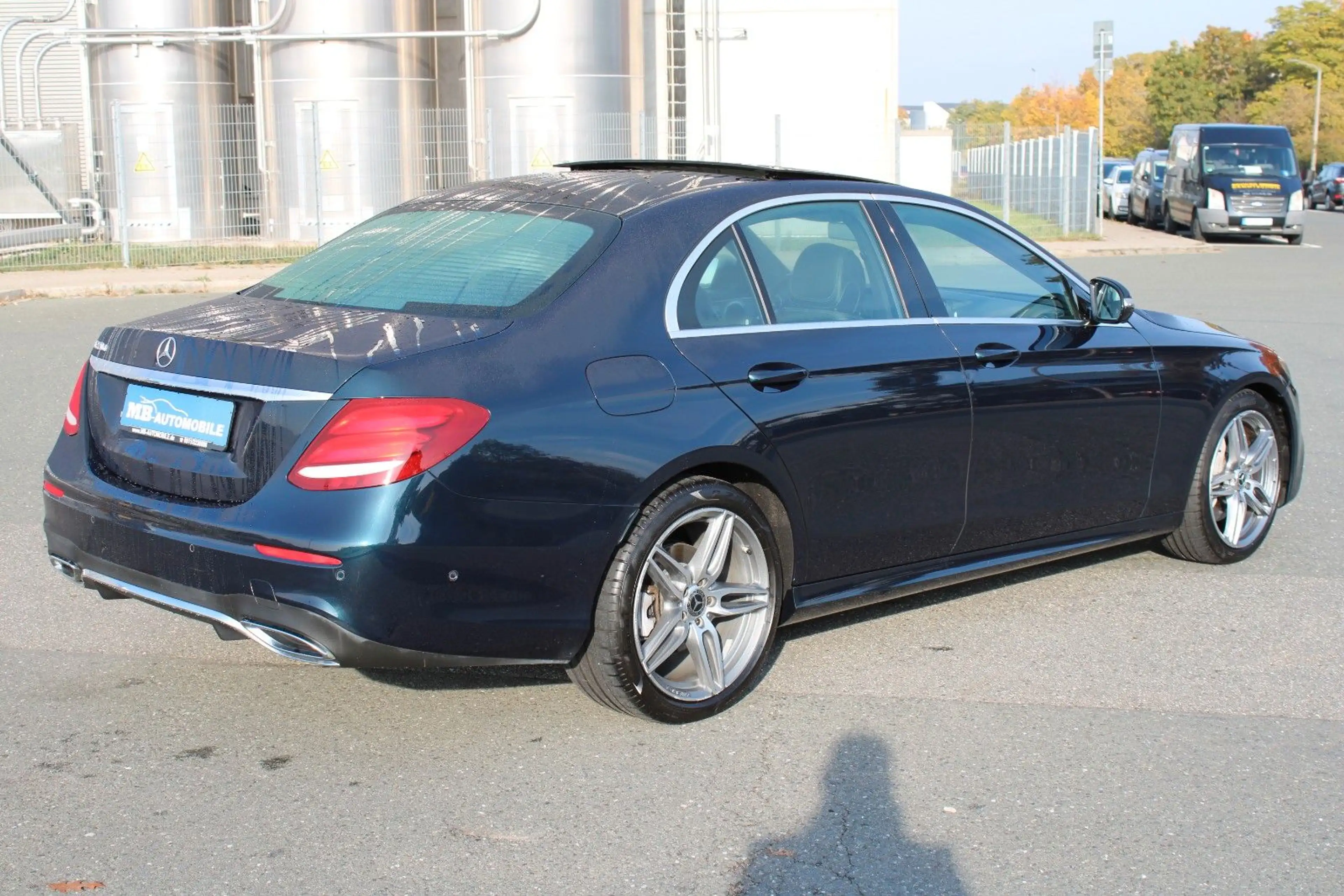 Mercedes-Benz E 220 d Limousine AMG-Line Pano LED Leder 19"Alu — photo 9
