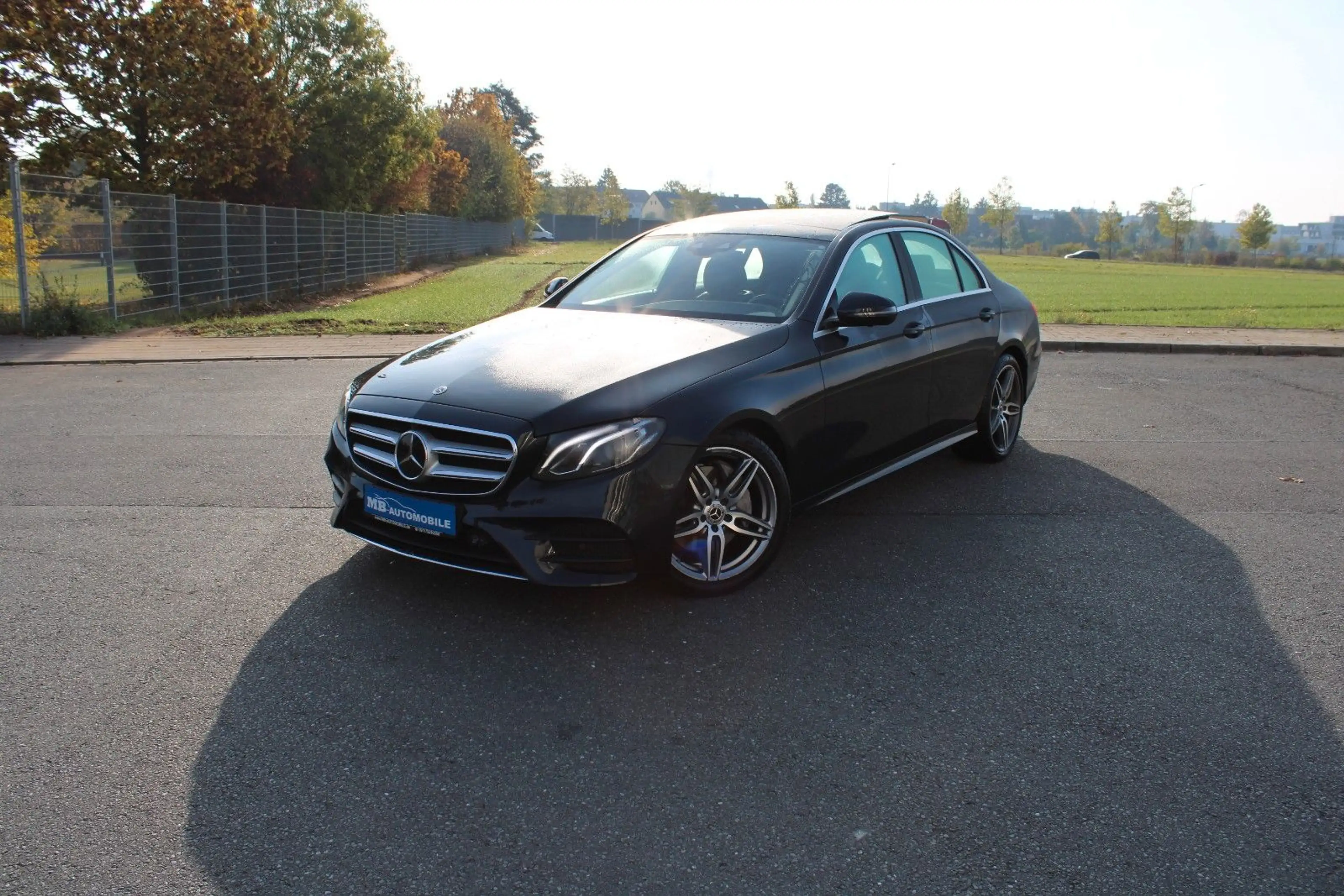 Mercedes-Benz E 220 d Limousine AMG-Line Pano LED Leder 19"Alu