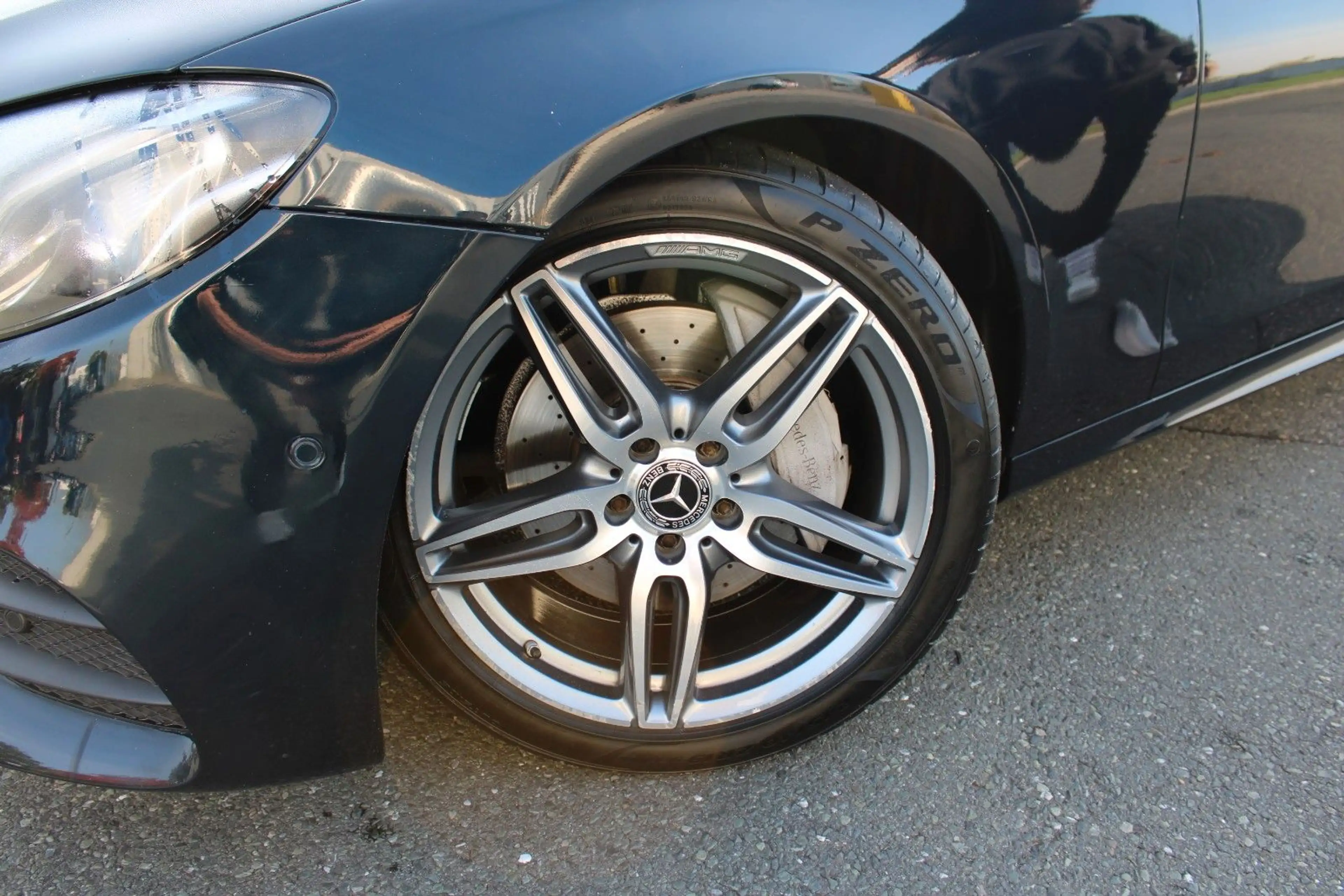 Mercedes-Benz E 220 d Limousine AMG-Line Pano LED Leder 19"Alu — photo 11