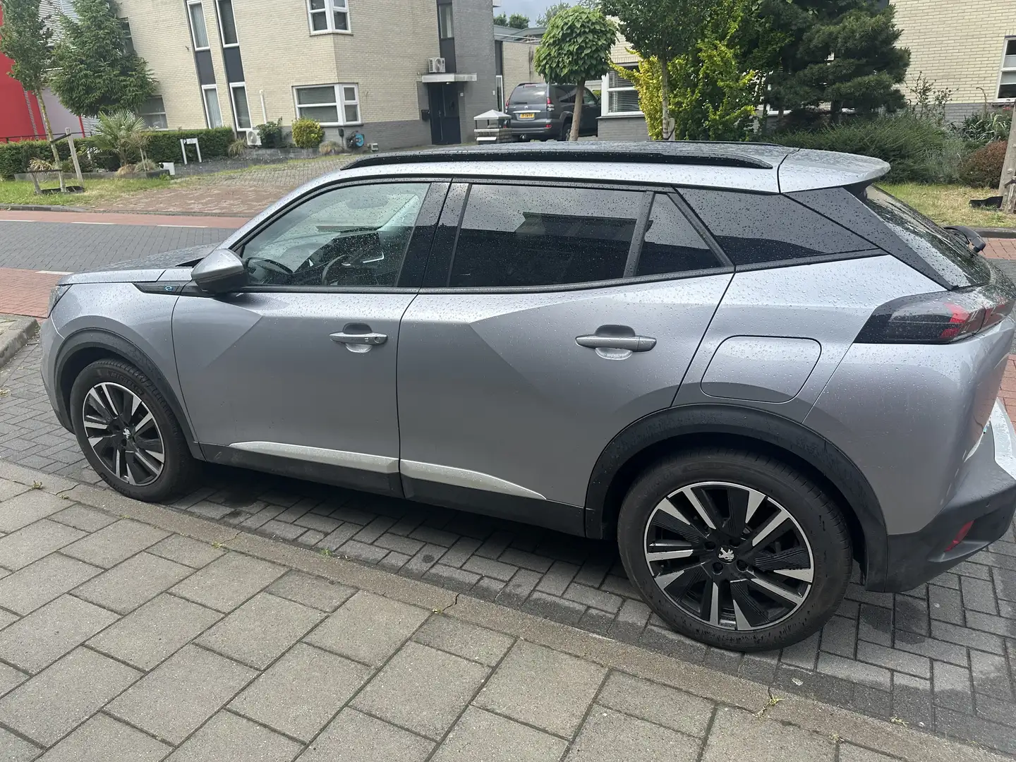 Peugeot 2008 EV Allure 50 kWh Grijs - 1