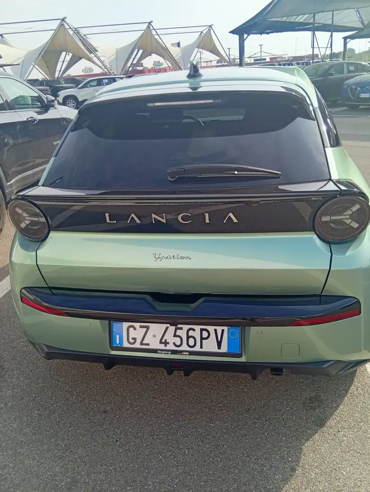 Lancia Ypsilon 2025