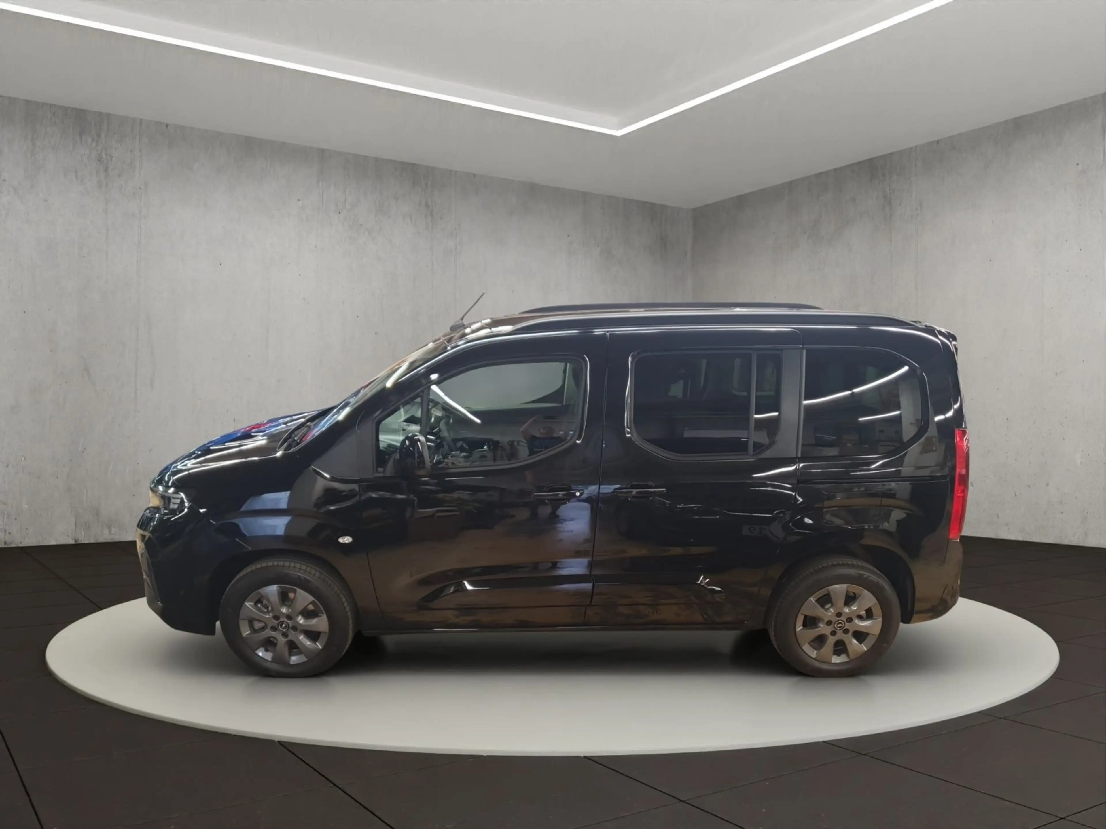 Opel Combo GS 1.5 Diesel 96 kW (130PS) MT-6 S/S — photo 2