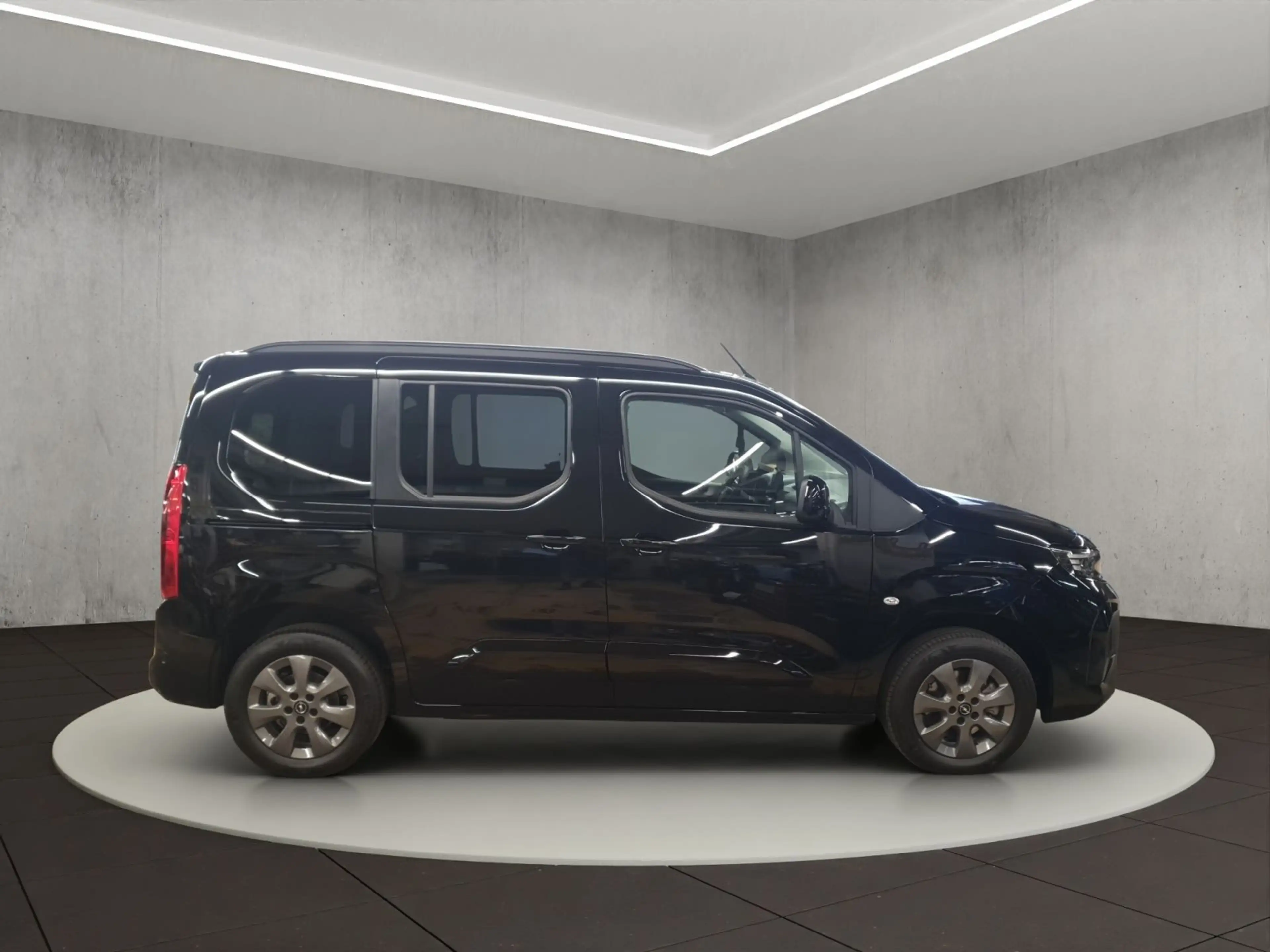 Opel Combo GS 1.5 Diesel 96 kW (130PS) MT-6 S/S — photo 6