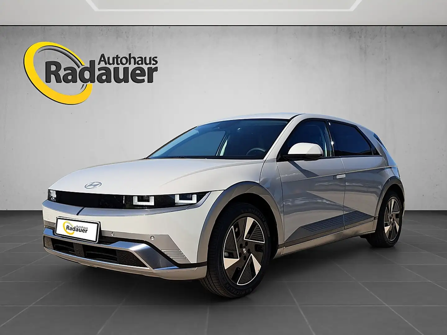 Hyundai IONIQ 5 Elektro 84kWh Comfort Line 4WD Silber - 1