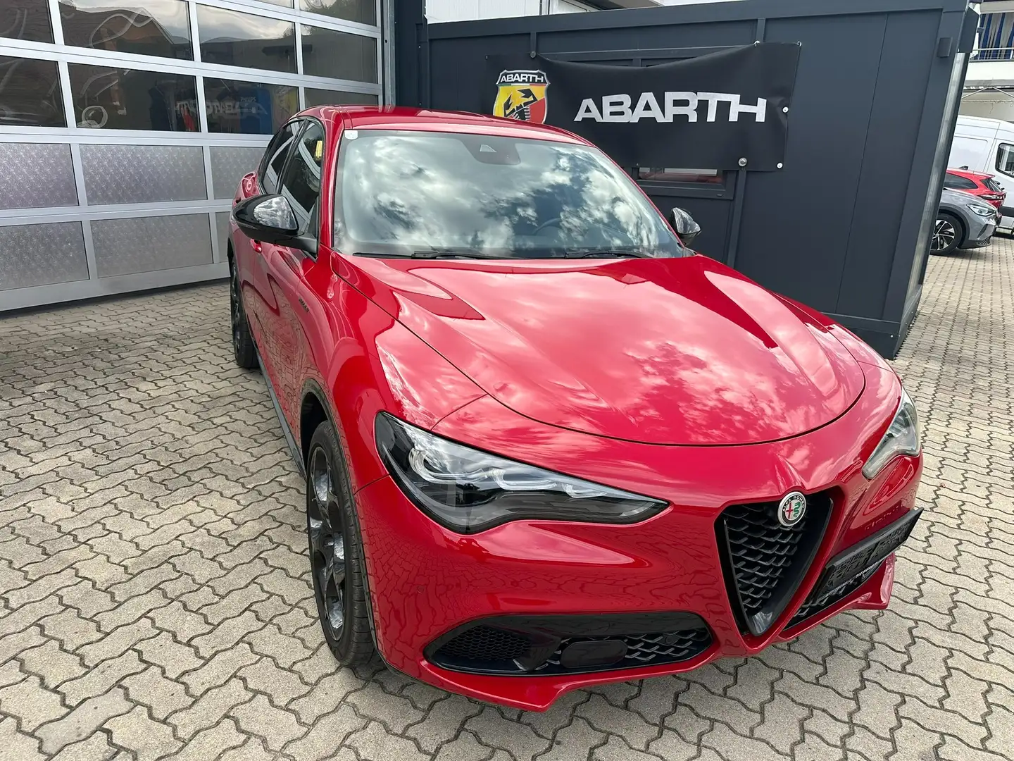 Alfa Romeo Stelvio Stelvio Veloce 2,2 16V 210 AT8 Q4 Veloce Rot - 1